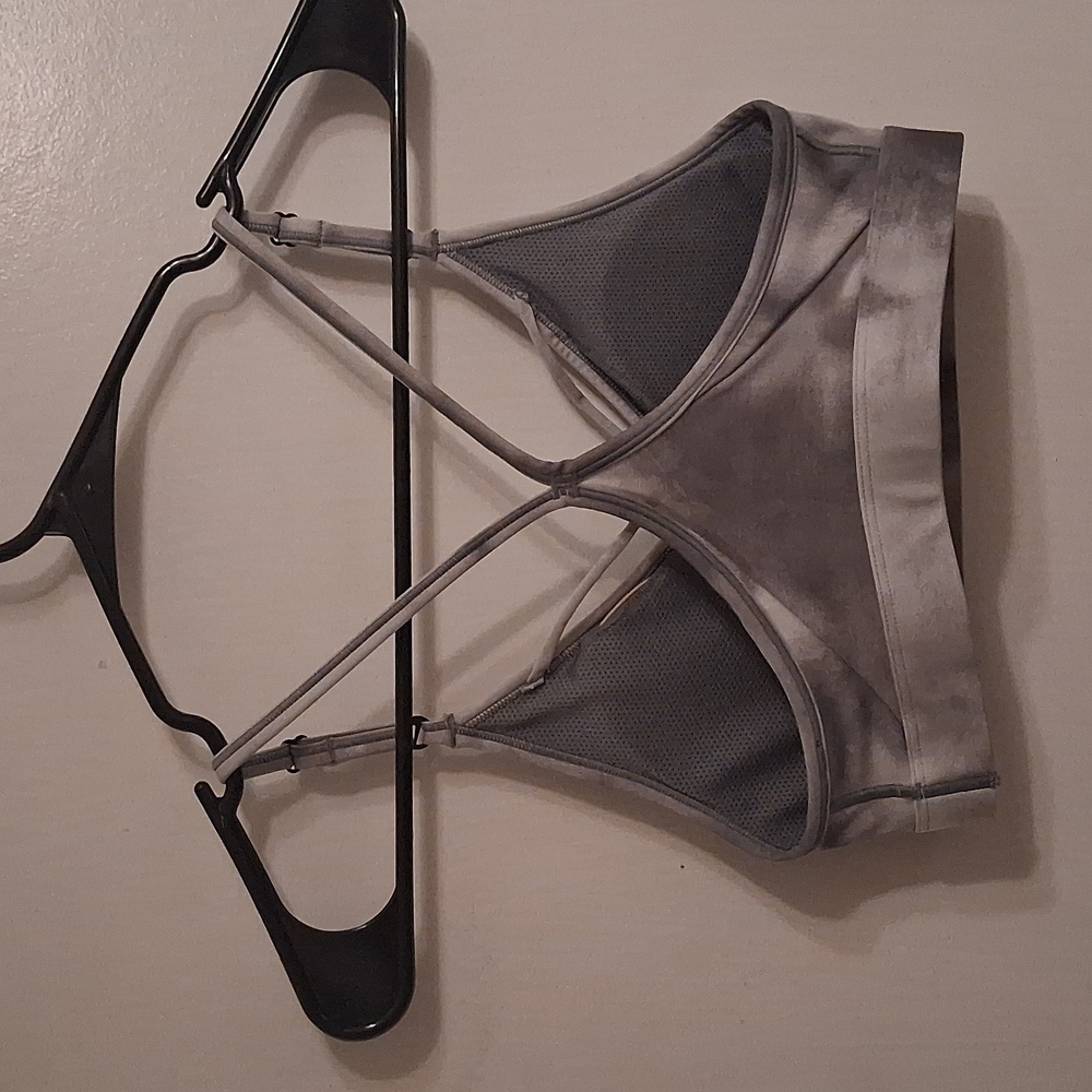Nike Women's Tie-Dye Sports Bra NWOT - Picture 3 of 4